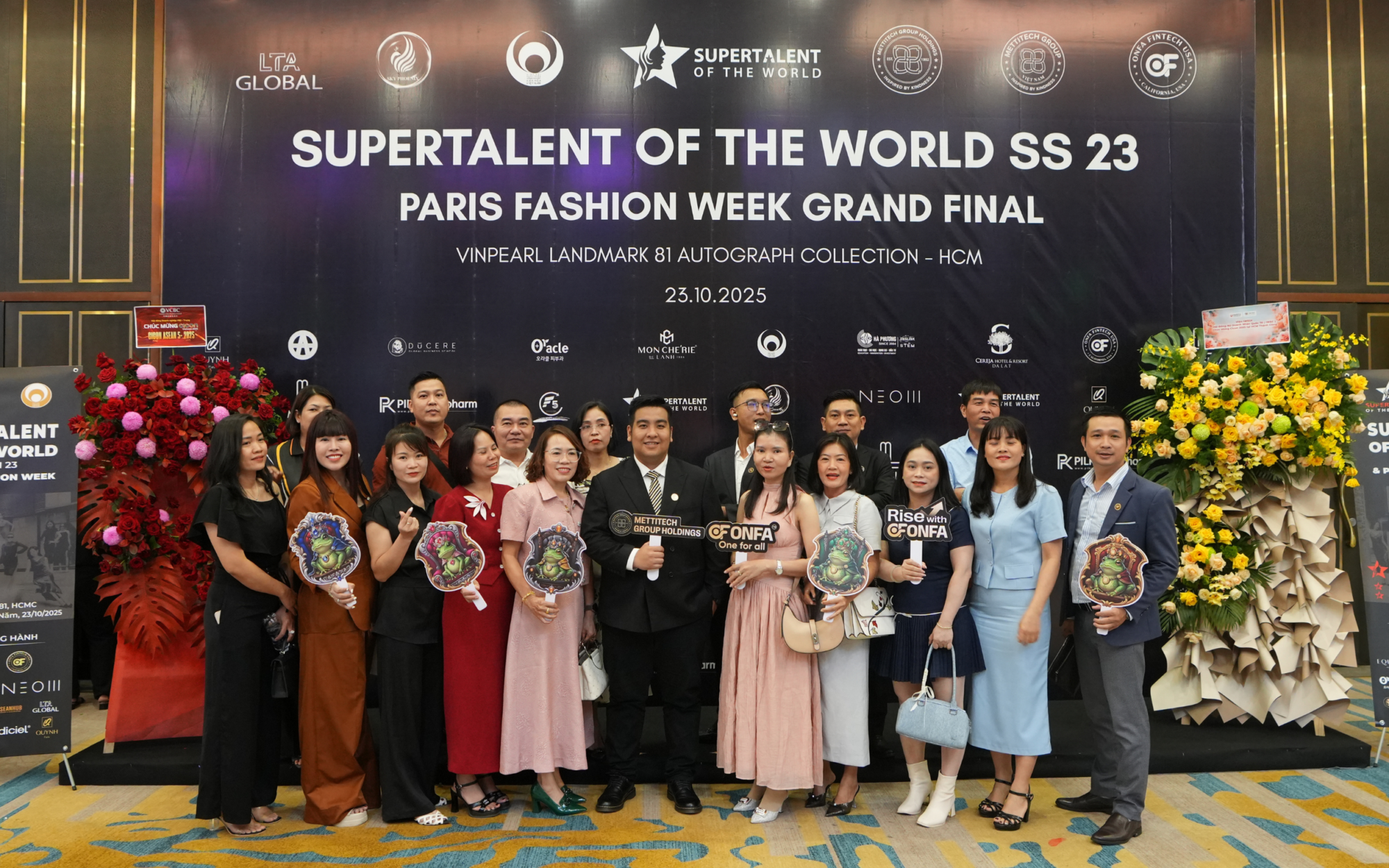 onfa-fintech-mettitech-vietnam-shine-at-fashion-week-4