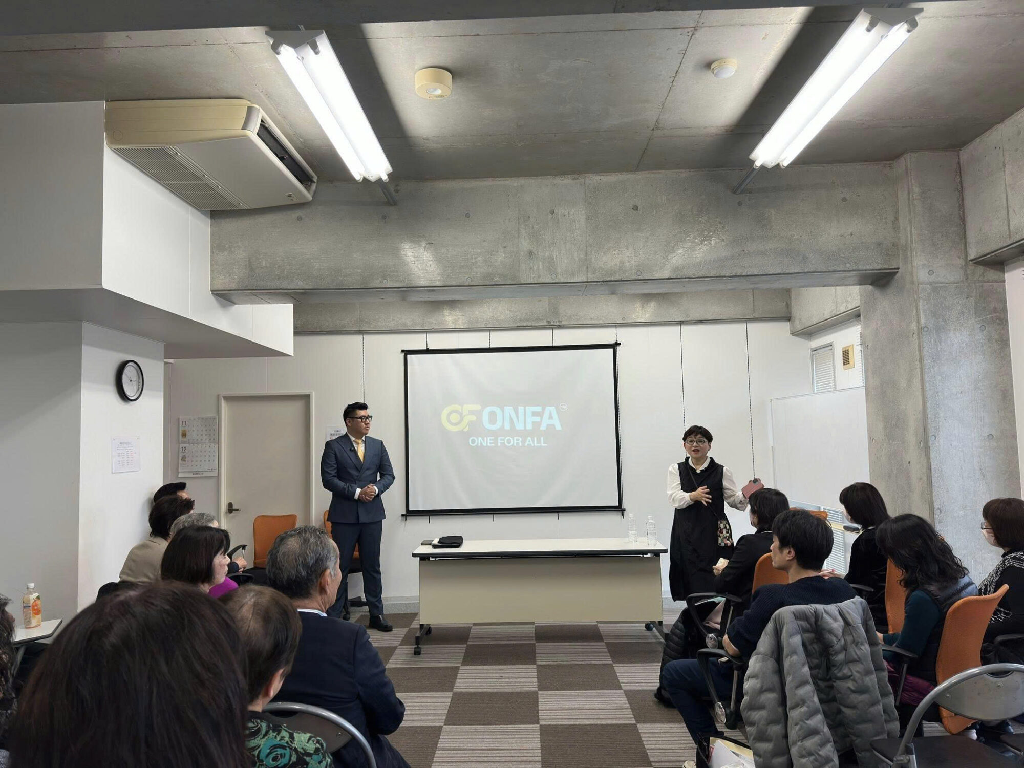 khoanh-khac-thao-luan-tai-su-kien-“vung-buoc-trong-ky-nguyen-so”